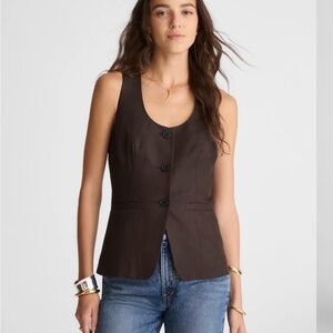 Madewell Sleeveless Button-Front Vest in Plum